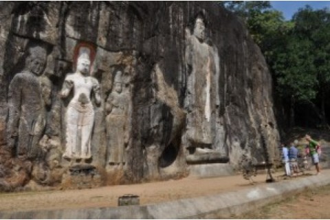 Budhuruwagala Buddha Statues