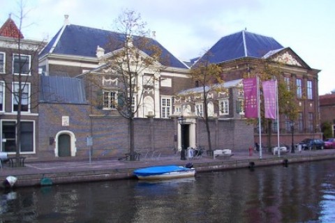 Stedelijk Museum De Lakenhal visual art and history