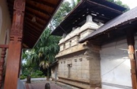 Asgiriya Adahanamaluwa Gedige Vihara